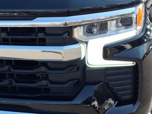 Used 2023 Chevrolet Silverado 1500 LT image 7