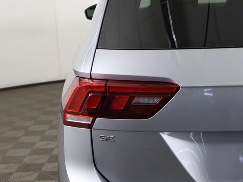Used 2024 Volkswagen Tiguan SE R-Line AWD/4WD image 16