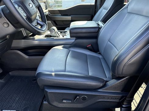 Used 2025 Ford F150 Lightning Lariat image 9