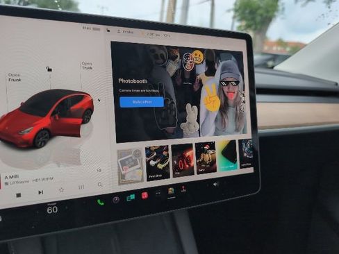 Used 2024 Tesla Model Y Long Range AWD/4WD image 18