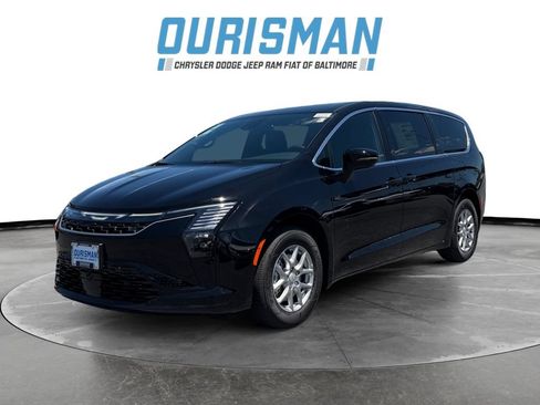 New 2027 Chrysler Pacifica Select w/ Family Tech Group FWD image 2
