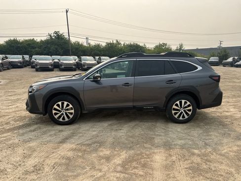Used 2025 Subaru Outback Premium AWD/4WD image 15