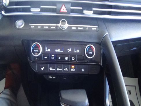 Used 2025 Hyundai Elantra SEL FWD image 21