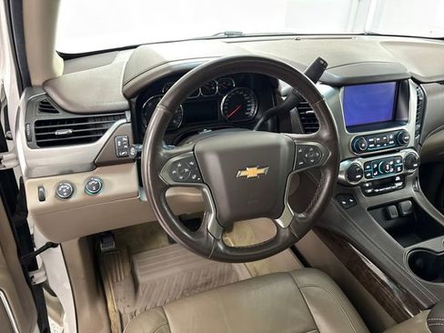 Used 2017 Chevrolet Suburban LT w/ Luxury Package image 15