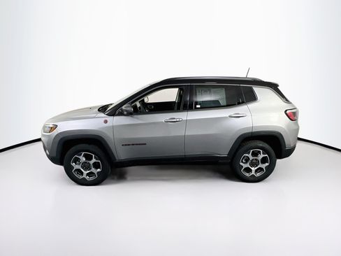 Used 2022 Jeep Compass Trailhawk AWD/4WD image 8