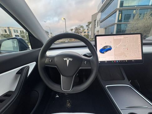 Used 2024 Tesla Model Y Long Range image 41