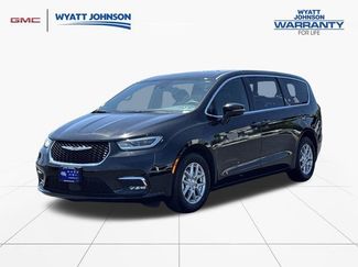 Used 2025 Chrysler Pacifica Select FWD 360° Tour