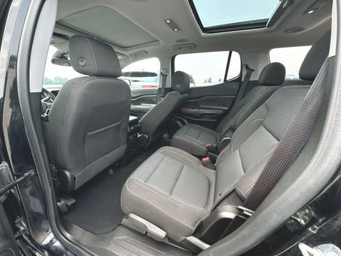 Used 2023 GMC Acadia SLE w/ Driver Convenience Package FWD image 21