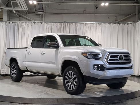 Used 2021 Toyota Tacoma Limited image 20