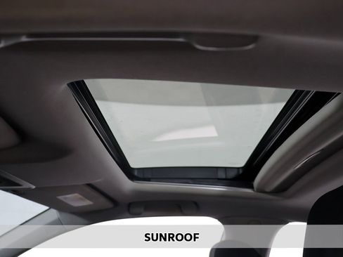 Used 2022 Honda Civic EX image 3