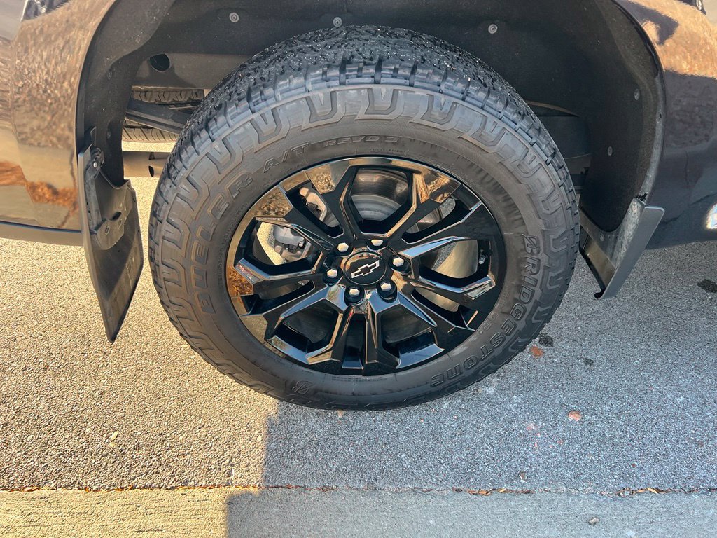 Used 2023 Chevrolet Silverado 1500 LTZ w/ LTZ Premium Package AWD/4WD image 11