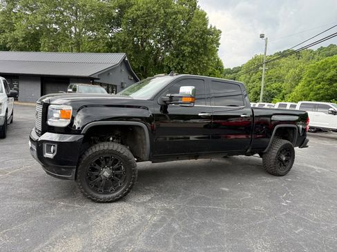 Used 2016 GMC Sierra 2500 Denali w/ Duramax Plus Package AWD/4WD image 15