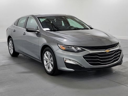 Used 2024 Chevrolet Malibu LT image 2
