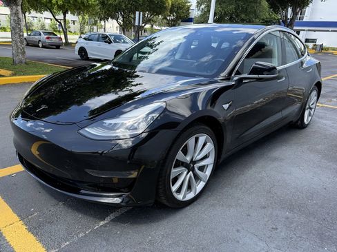 Used 2018 Tesla Model 3 Long Range RWD image 1