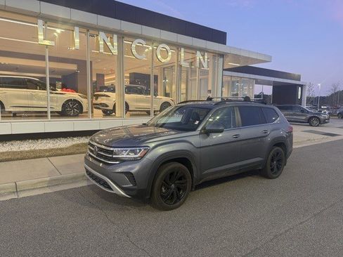 Used 2023 Volkswagen Atlas SE w/ Black Wheel Package image 1