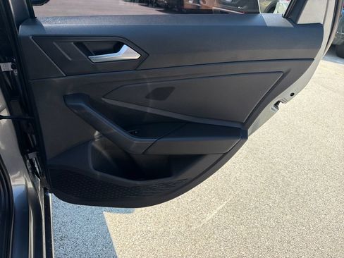 Used 2023 Volkswagen Jetta SE FWD image 22