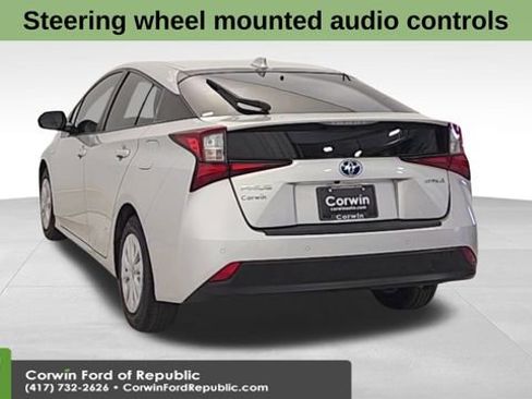 Used 2020 Toyota Prius LE image 7