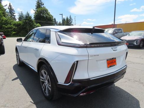 Used 2025 Cadillac Lyriq Luxury RWD image 5