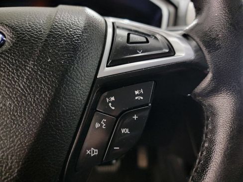 Used 2017 Ford Fusion SE w/ Fusion SE Technology Package image 28