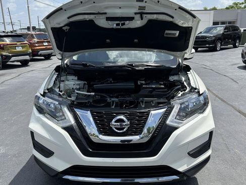 Used 2017 Nissan Rogue SV AWD/4WD image 19