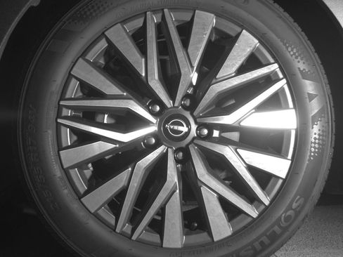 Used 2025 Nissan Altima 2.5 SV image 12