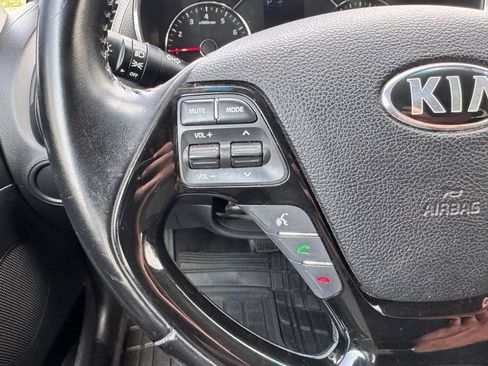 Used 2018 Kia Forte S FWD image 17