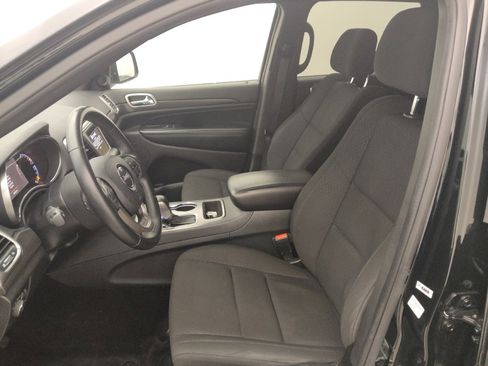 Used 2018 Jeep Grand Cherokee Laredo image 17