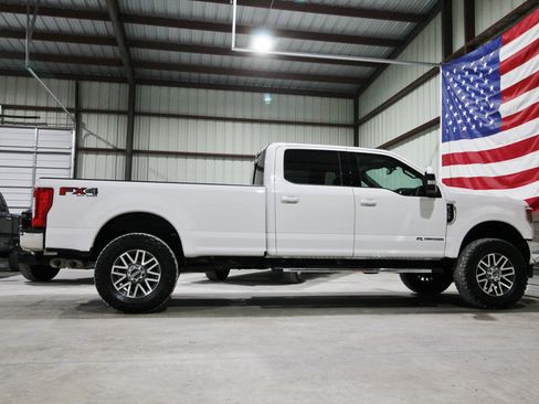 Used 2019 Ford F350 Lariat w/ Lariat Value Package AWD/4WD image 13