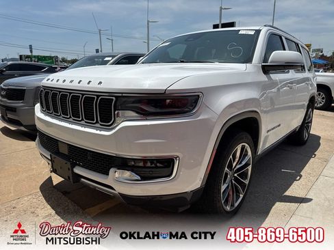 Used 2022 Jeep Wagoneer Series III w/ Premium Group I AWD/4WD image 1