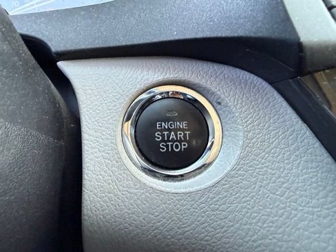 Used 2019 Toyota Sienna XLE Premium w/ Protection Package FWD image 26