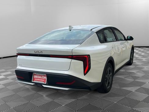 New 2025 Kia K4 LXS image 4