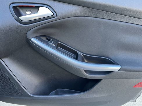 Used 2014 Ford Focus Titanium image 26