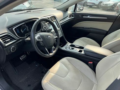 Used 2017 Ford Fusion Titanium FWD image 8