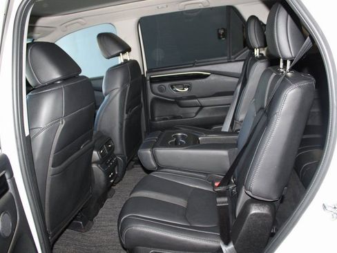 Used 2023 Honda Pilot Touring image 17