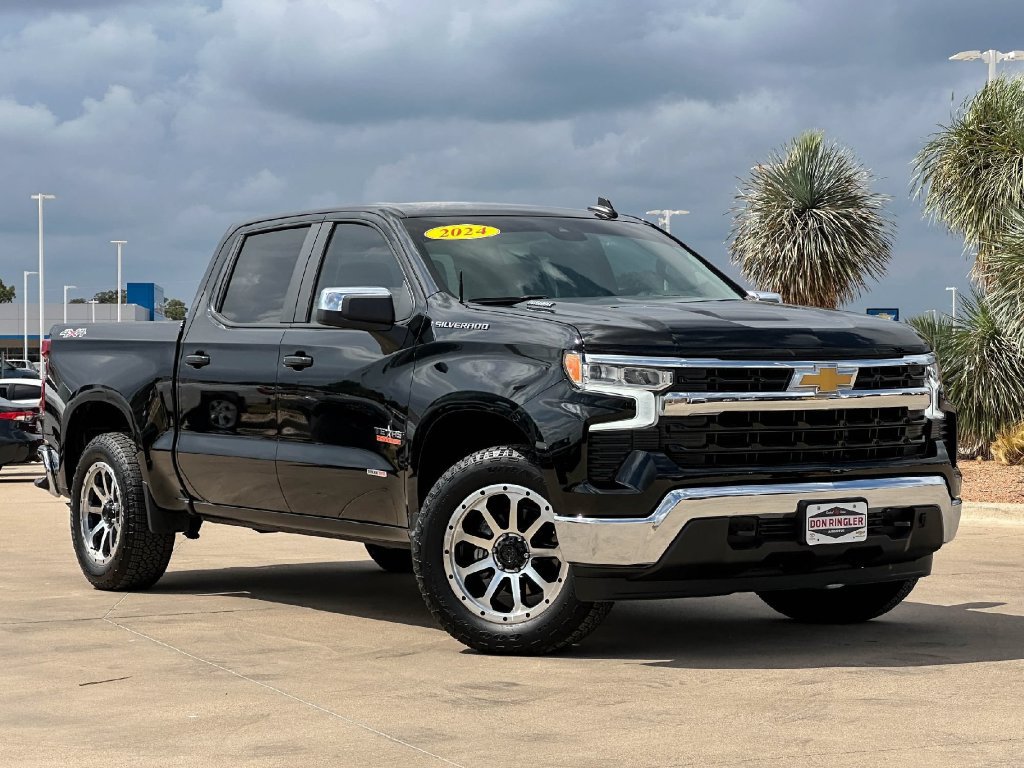 Used 2024 Chevrolet Silverado 1500 LT AWD/4WD image 1