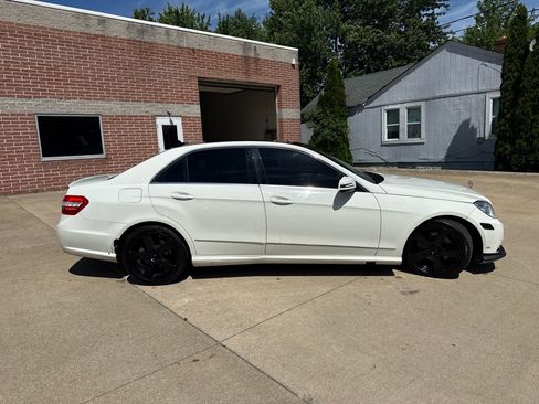 Used 2011 Mercedes-Benz E 350 4MATIC Sedan image 4
