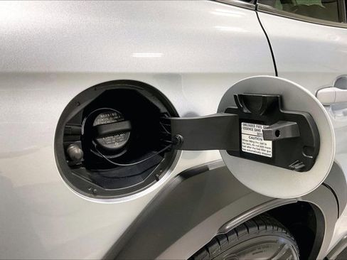 Used 2023 Subaru Outback Premium image 41