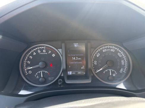 Used 2023 Toyota Tacoma TRD Sport w/ TRD Premium Sport Package AWD/4WD image 3