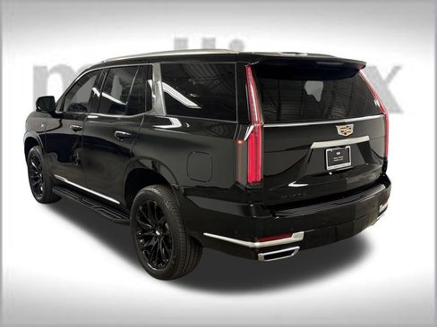 New 2025 Cadillac Escalade Luxury image 17