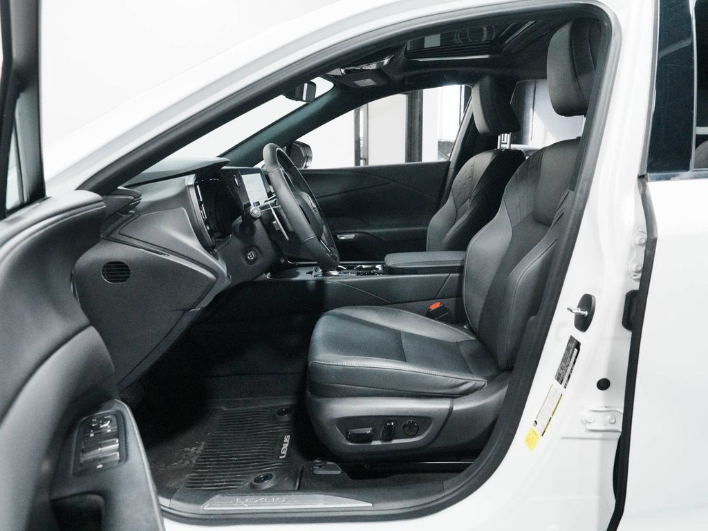 Used 2023 Lexus RX 350 Premium w/ Accessory Package AWD/4WD image 28