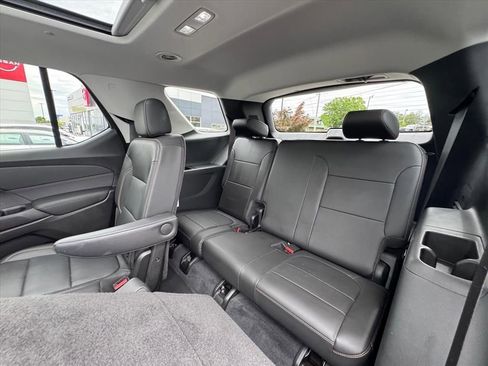 Used 2021 Chevrolet Traverse Premier w/ Redline Edition FWD image 13