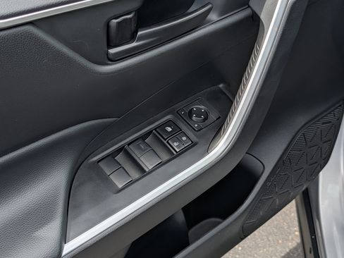 Used 2024 Toyota RAV4 LE AWD/4WD image 19