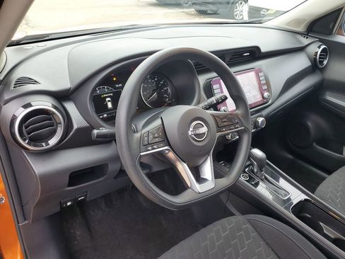 Used 2023 Nissan Kicks SV image 11
