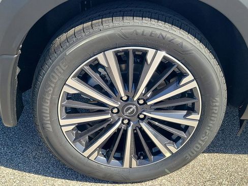 New 2026 Nissan Pathfinder Platinum FWD image 3