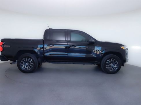 Used 2025 Chevrolet Colorado Z71 w/ Technology Package image 9