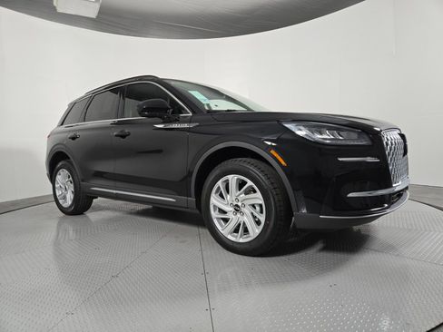 New 2026 Lincoln Corsair Premiere image 2