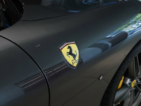 Used 2025 Ferrari Roma Spider RWD image 14