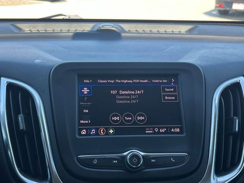 Used 2023 Chevrolet Equinox LT image 30