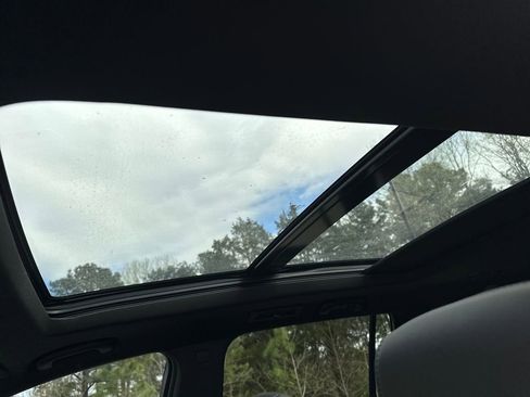 Used 2024 Cadillac XT6 Luxury image 10