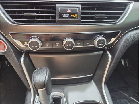 Used 2018 Honda Accord LX image 22